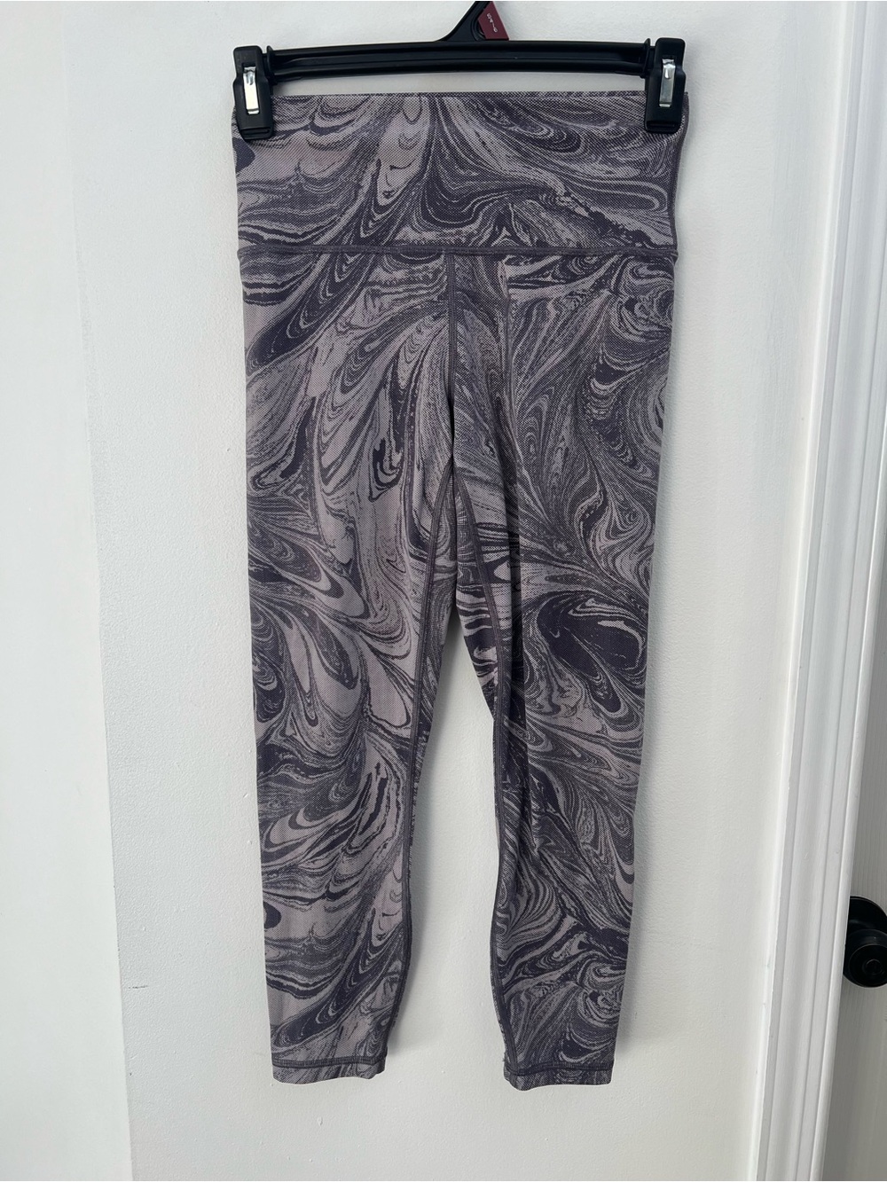 Athleta Transcend 7/8 Tight Legging Women’s S Grey/ Purple Design